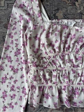 KIRIOU Los Angeles Floral Peplum Blouse in White and Lavender